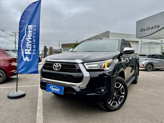 TOYOTA HILUX 2.8 D-4D TURBO DIESEL CD SRV 4X4 AUTOMÁTICO TOYOTA HILUX 2.8 D-4D TURBO DIESEL CD SRV 4X4 AUTOMÁTICO
